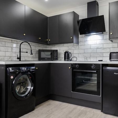 Chic Urban 2 Bedroom Apartments カーディフ エクステリア 写真