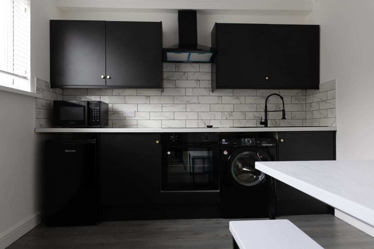 Chic Urban 2 Bedroom Apartments カーディフ エクステリア 写真