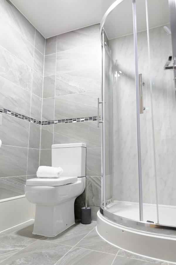Chic Urban 2 Bedroom Apartments カーディフ エクステリア 写真