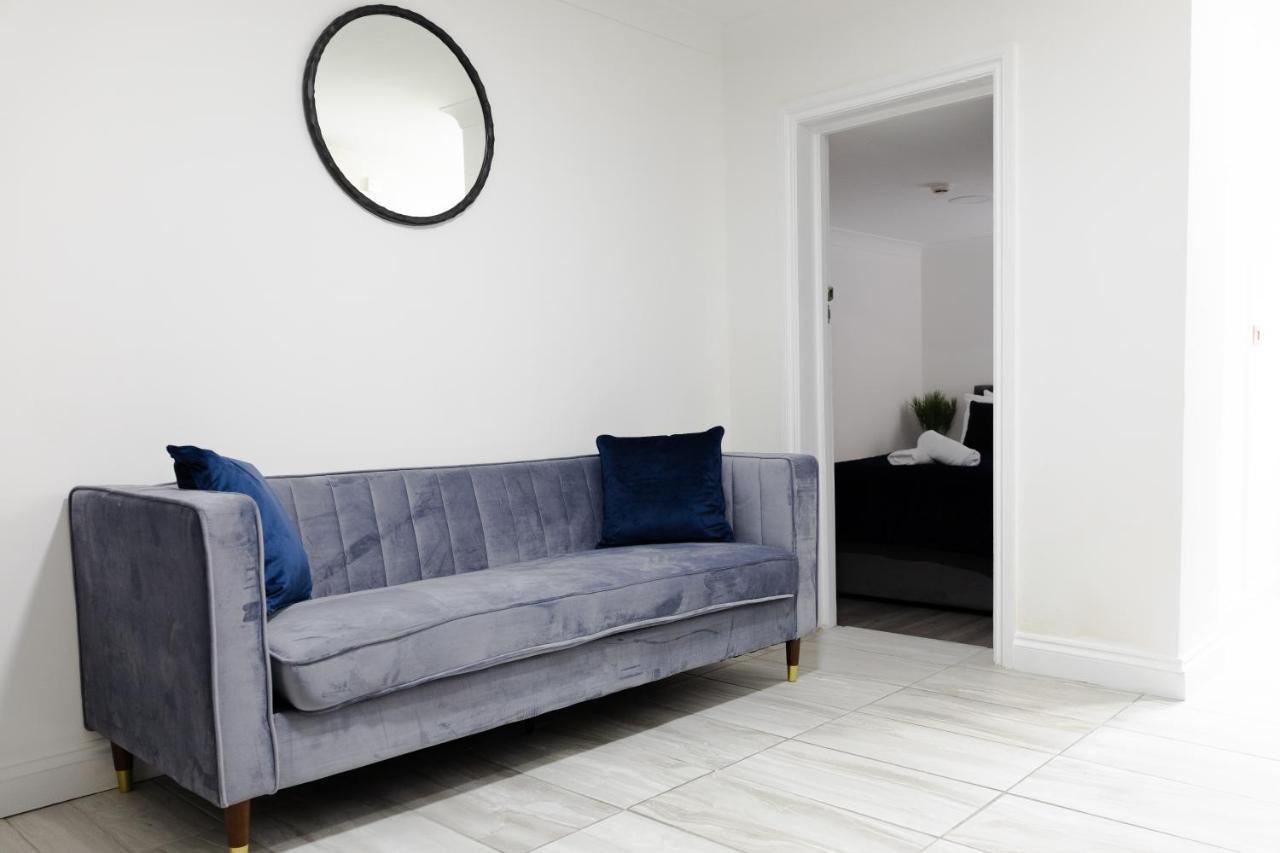 Chic Urban 2 Bedroom Apartments カーディフ エクステリア 写真
