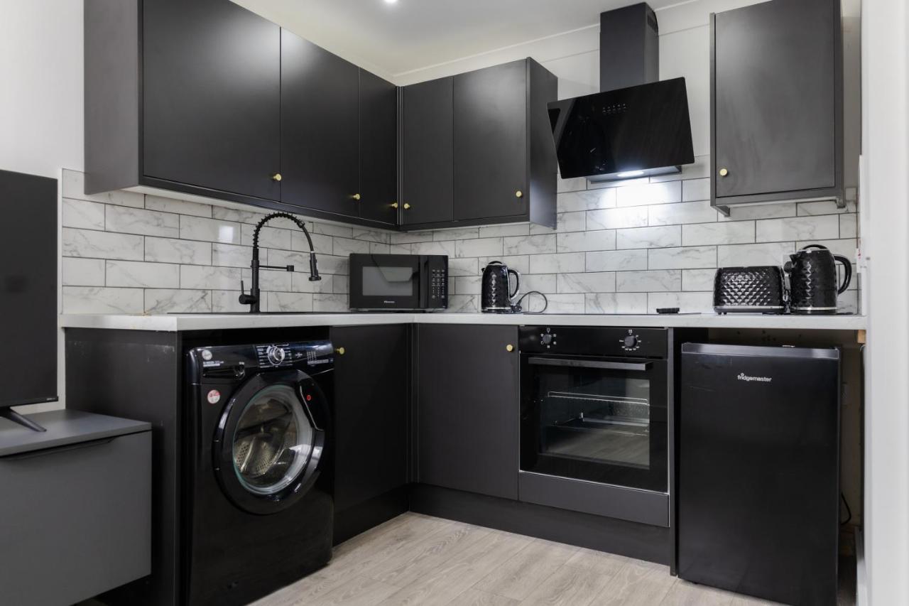 Chic Urban 2 Bedroom Apartments カーディフ エクステリア 写真