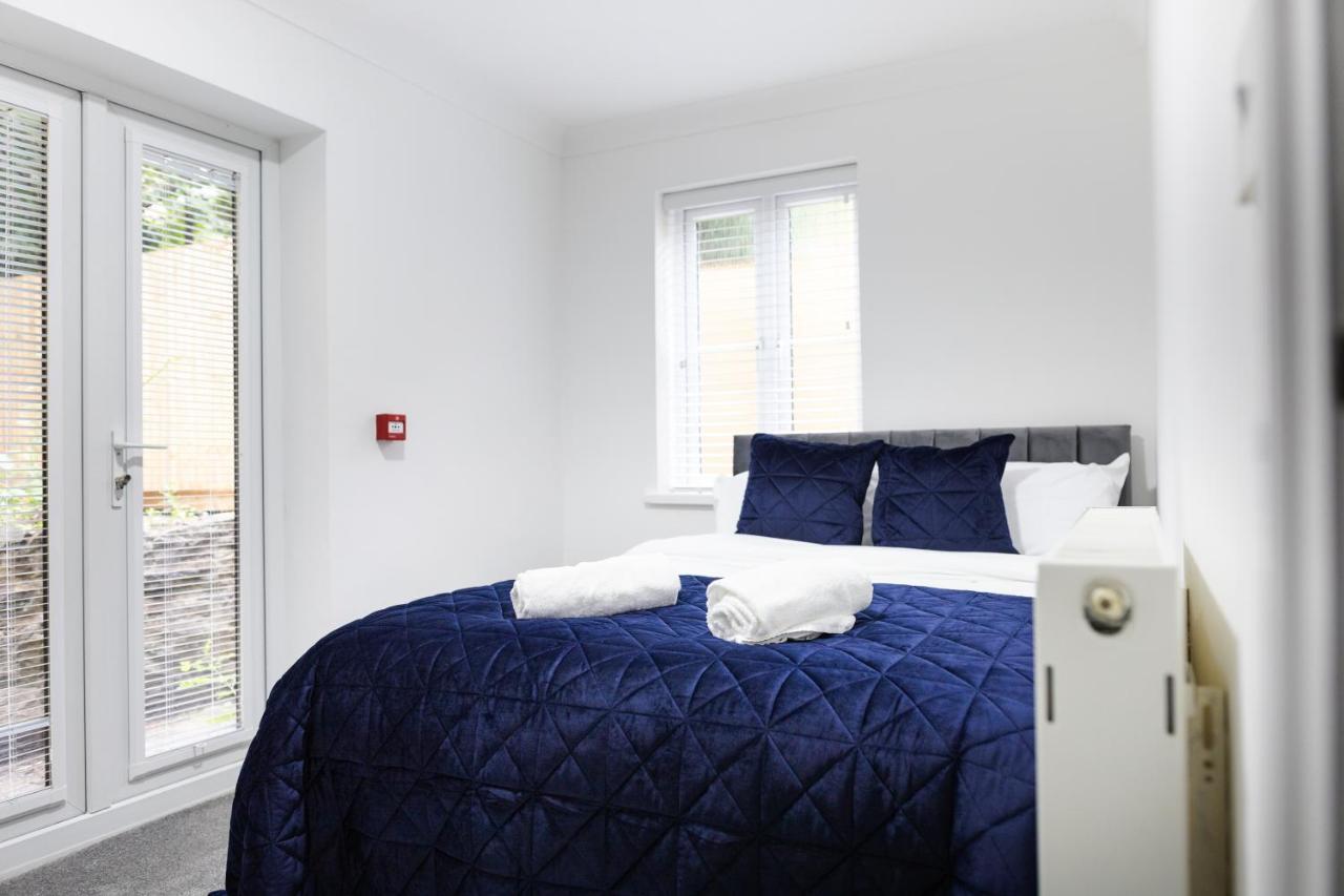 Chic Urban 2 Bedroom Apartments カーディフ エクステリア 写真