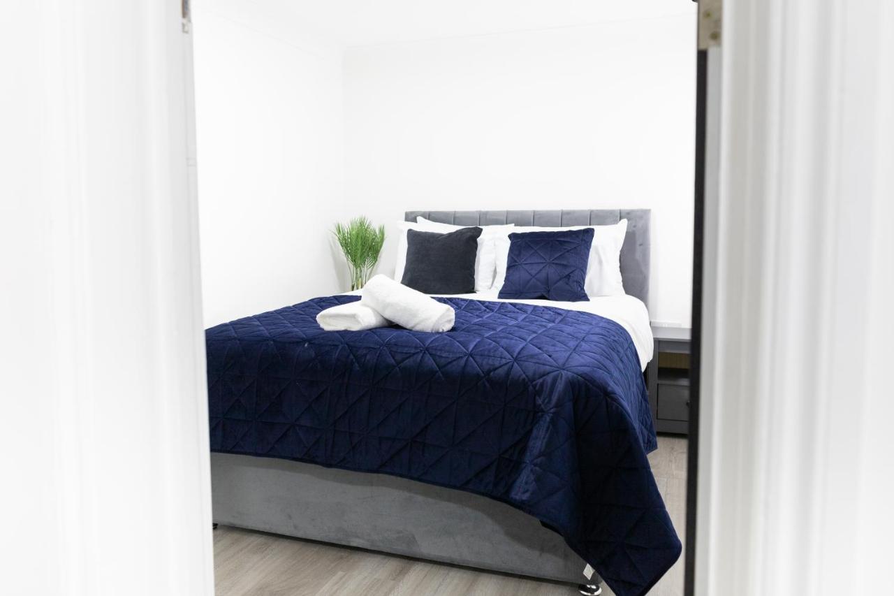 Chic Urban 2 Bedroom Apartments カーディフ エクステリア 写真