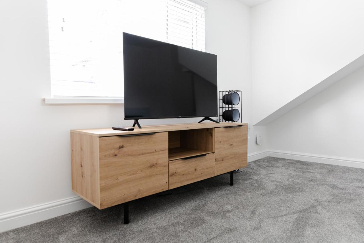 Chic Urban 2 Bedroom Apartments カーディフ エクステリア 写真