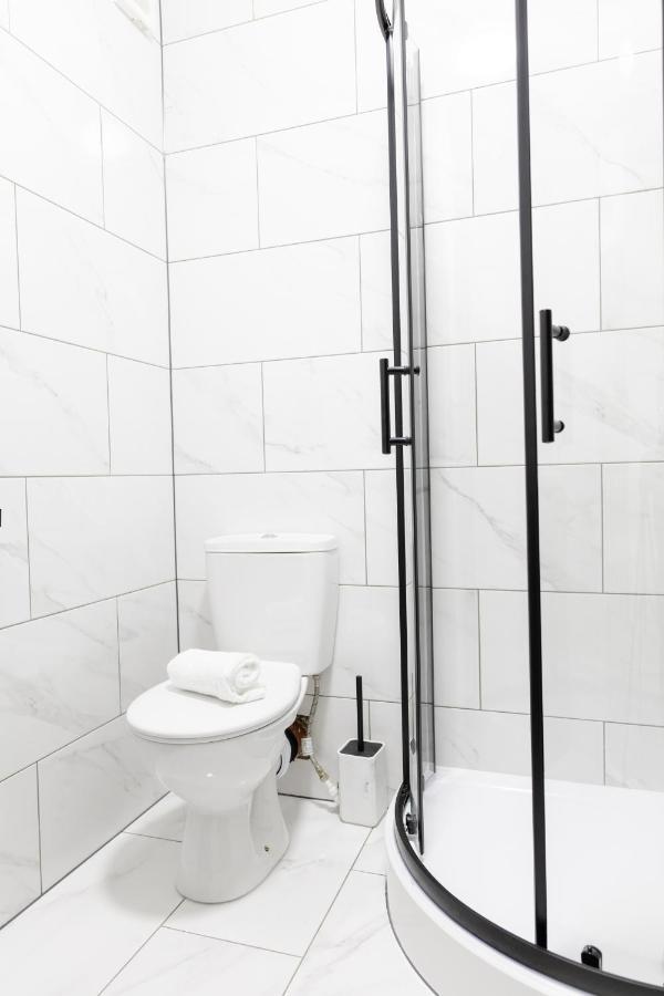 Chic Urban 2 Bedroom Apartments カーディフ エクステリア 写真